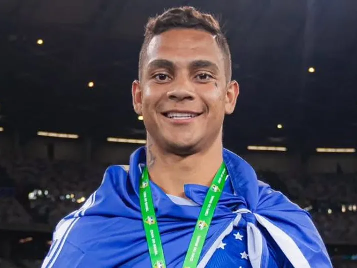 Campeão pelo Cruzeiro, Bryan Garcia é preso após confusão no Carnaval