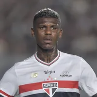 Arboleda retorna ao São Paulo e pode jogar no Paulistão
