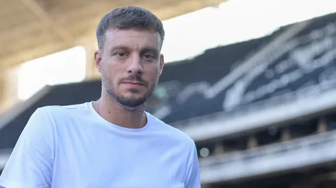 Martín Anselmi técnico do Botafogo durante partida contra o Flamengo no estádio Engenhão pelo campeonato Carioca 2026. Foto: Thiago Ribeiro/AGIF