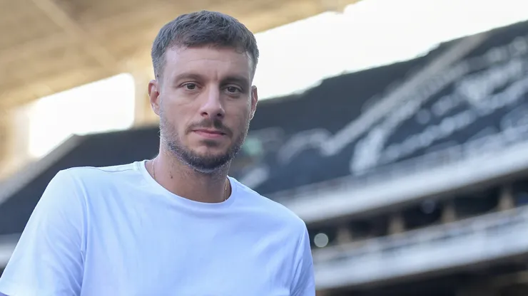 Martín Anselmi técnico do Botafogo durante partida contra o Flamengo no estádio Engenhão pelo campeonato Carioca 2026. Foto: Thiago Ribeiro/AGIF