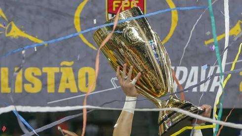 Troféu do Paulistão. (Photo by Miguel Schincariol/Getty Images)