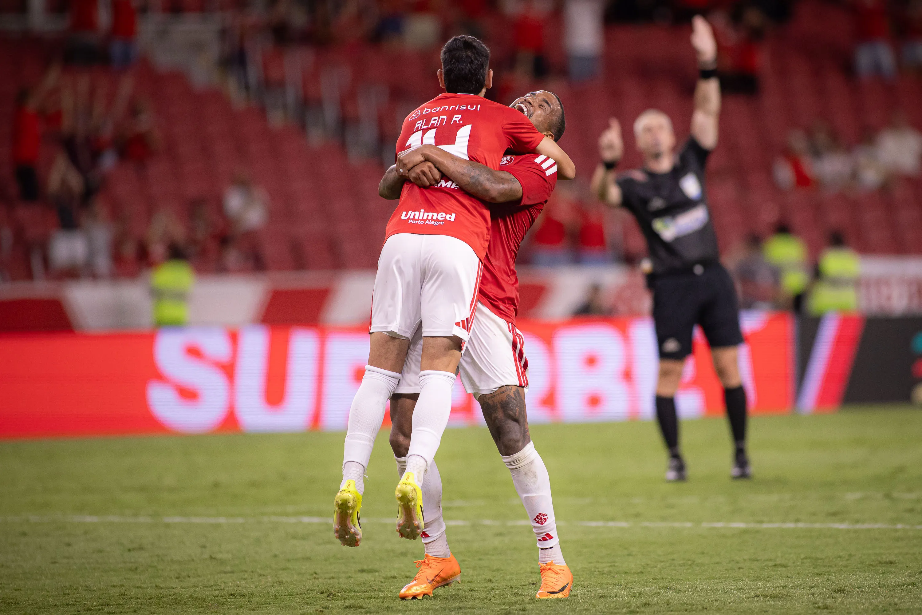 RS – PORTO ALEGRE – 08/02/2026 – GAUCHO 2026, INTERNACIONAL X SAO LUIZ-RS – Allex jogador do Internacional durante partida contra o Sao Luiz-RS no estadio Beira-Rio pelo campeonato Gaucho 2026. Foto: Maxi Franzoi/AGIF