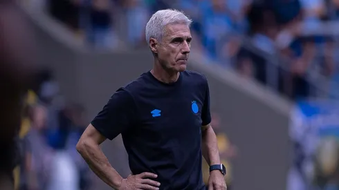 Luis Castro tecnico do Gremio durante partida contra o Juventude no estadio Arena do Gremio pelo campeonato Gaucho 2026. Foto: Maxi Franzoi/AGIF