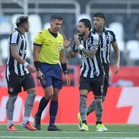 Lance polêmico em Botafogo x Flamengo tem análise divulgada