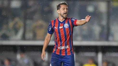 Everton Ribeiro, meia-campista do Bahia