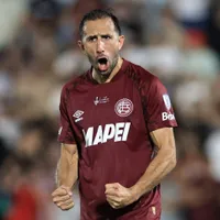 Zagueiro do Lanús comenta valor do elenco do Flamengo