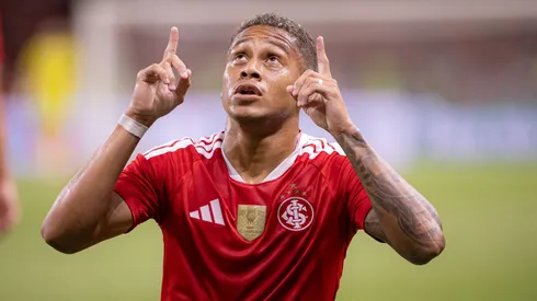 Vitinho jogador do Internacional comemora seu gol durante partida contra o Sao Luiz-RS no estadio Beira-Rio pelo campeonato Gaucho 2026. Foto: Maxi Franzoi/AGIF