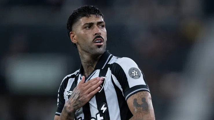Barboza jogador do Botafogo comemora seu gol durante partida contra o Flamengo no estadio Engenhao pelo campeonato Carioca 2026. Foto: Jorge Rodrigues/AGIF