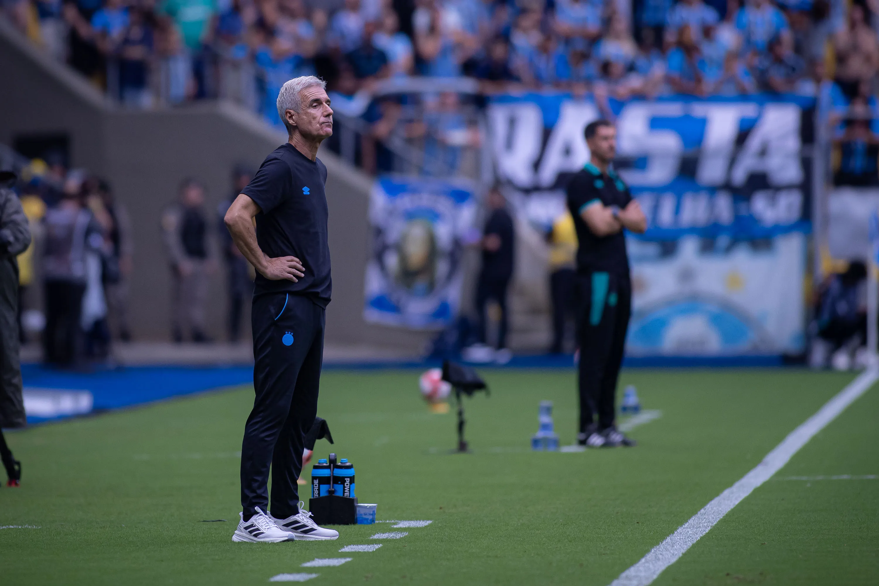Luís Castro, técnico do Grêmio – Foto: Maxi Franzoi/AGIF