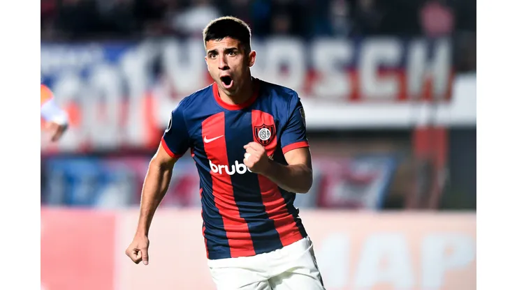 BUENOS AIRES, ARGENTINA - MAY 9: Alexis Cuello of San Lorenzo celebrates after scoring the team's first goal during the Copa CONMEBOL Libertadores 2024 Group F match between San Lorenzo and Independiente del Valle at Pedro Bidegain Stadium on May 9, 2024 in Buenos Aires, Argentina. (Photo by Rodrigo Valle/Getty Images)