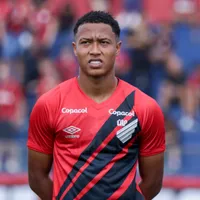 Isaac entra em fase final de recuperação no Athletico-PR