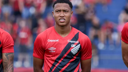 Isaac jogador do Athletico-PR durante partida contra o Andraus no estadio Durival de Britto pelo campeonato Paranaense 2025. Foto: Robson Mafra/AGIF
