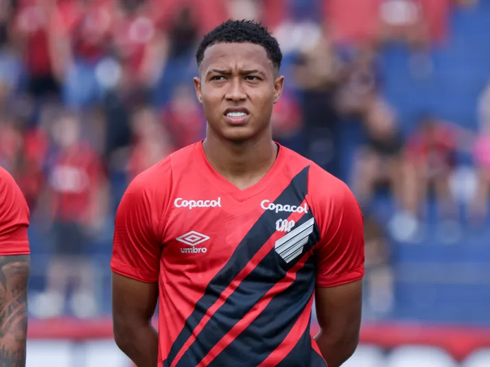 Isaac entra em fase final de recuperação no Athletico-PR