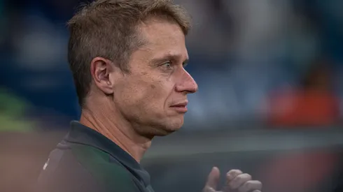 Fernando Seabra tecnico do Coritiba durante partida contra o Cruzeiro no estadio Mineirao pelo campeonato Brasileiro A 2026. Foto: Alessandra Torres/AGIF