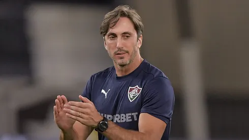 Luis Zubeldia tecnico do Fluminense durante partida contra o Botafogo no estadio Engenhao pelo campeonato Carioca 2026. Foto: Thiago Ribeiro/AGIF