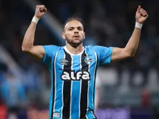 Braithwaite volta aos treinos no Grêmio