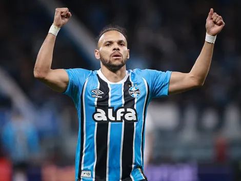 Braithwaite volta aos treinos no Grêmio