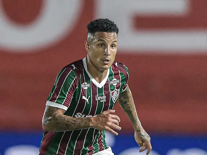 Guilherme Arana tem entorse no tornozelo confirmada no Fluminense