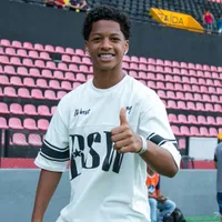 Botafogo monitora Zé Lucas, volante do Sport