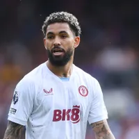 Douglas Luiz defende Philippe Coutinho após saída do Vasco