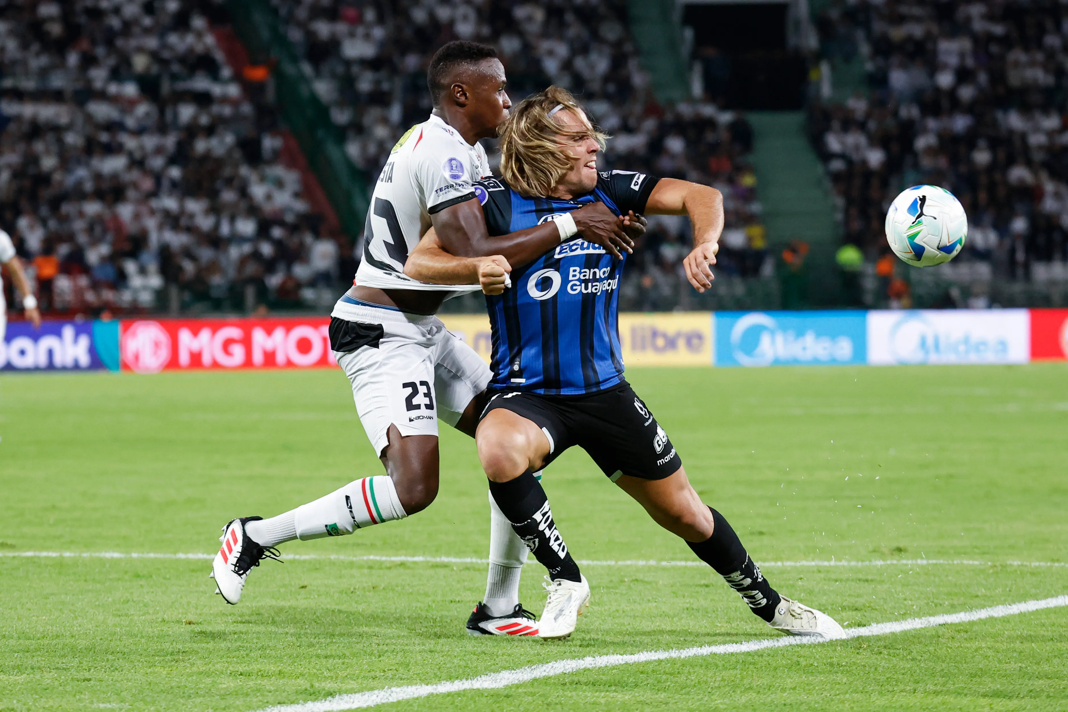 Kevin Cuesta foi oferecido ao Corinthians – Foto: Jonh Jairo Bonilla/Getty Images.