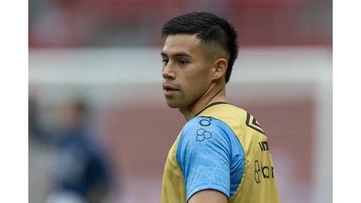 Aravena acertou saída do Grêmio para o exterior