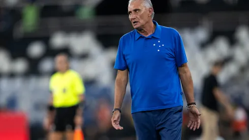 Tite tecnico do Cruzeiro durante partida contra o Botafogo no estadio Engenhao pelo campeonato Brasileiro A 2026. Foto: Jorge Rodrigues/AGIF