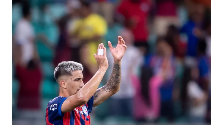 Kike Oliveira jogador do Bahia comemora seu gol durante partida contra o Fluminense no estadio Arena Fonte Nova pelo campeonato Brasileiro A 2026. Foto: Jhony Pinho/AGIF