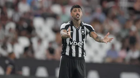 Barboza jogador do Botafogo durante partida contra o Flamengo no estadio Engenhao pelo campeonato Carioca 2026. Foto: Thiago Ribeiro/AGIF