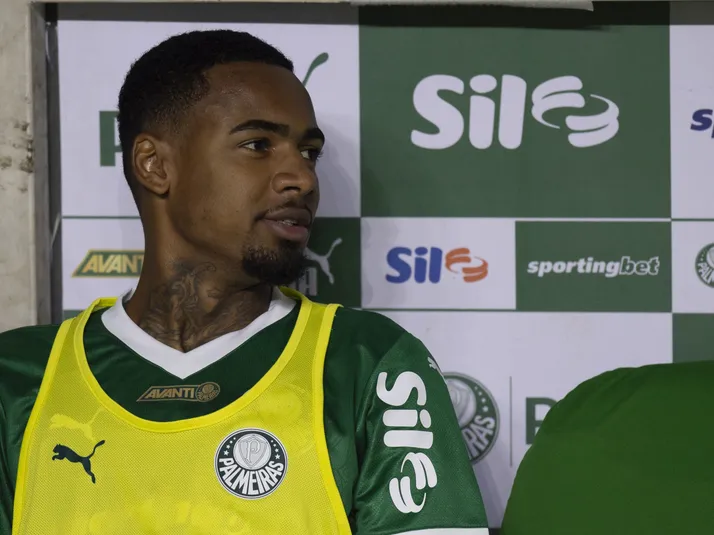 Palmeiras quer R$ 247 milhões para negociar Allan