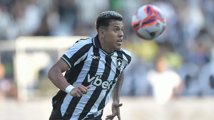 Matheus Martins jogador do Botafogo durante partida contra o Flamengo no estadio Engenhao pelo campeonato Carioca 2026.