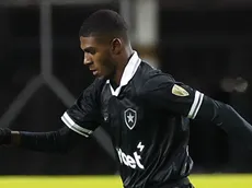 Wallace Davi estréia no Botafogo e divide opiniões
