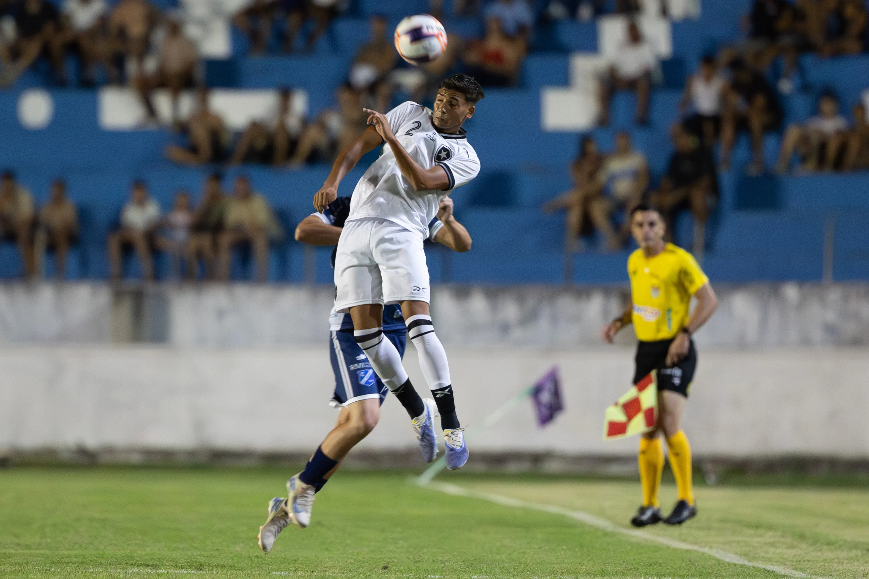 SP – TAUBATE – 10/01/2026 – COPA SAO PAULO JUNIOR 2026, TAUBATE X BOTAFOGO – KADU  jogador do Taubate durante partida contra o Botafogo no estadio Joaquinzao pelo campeonato Copa Sao Paulo Junior 2026. Foto: Joisel Amaral/AGIF