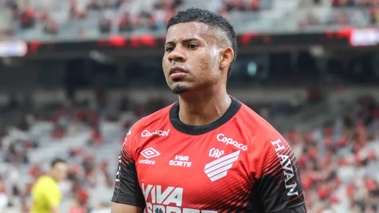 Gilberto jogador do Athletico-PR durante partida contra o Galo Maringa no estadio Arena da Baixada pelo campeonato Paranaense 2026.