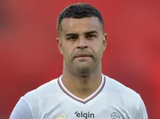 Diretor do São Paulo abre o jogo sobre desistência do Corinthians por Alisson