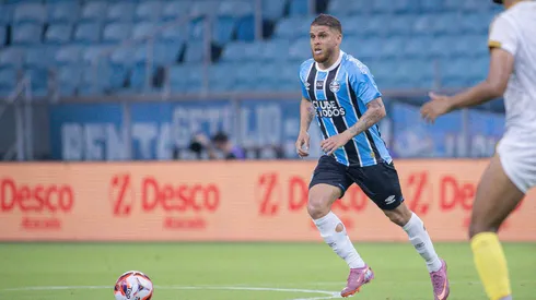 Cuéllar, volante do Grêmio. Foto: Maxi Franzoi/AGIF