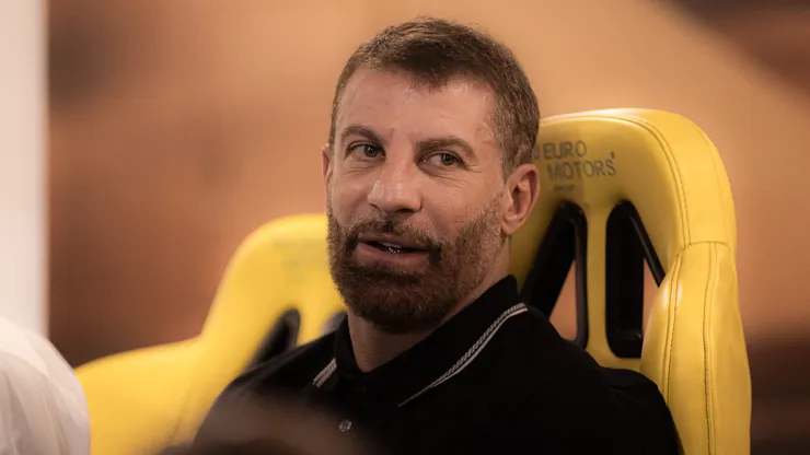 Pedrinho buscará volante e atacante para o Vasco.