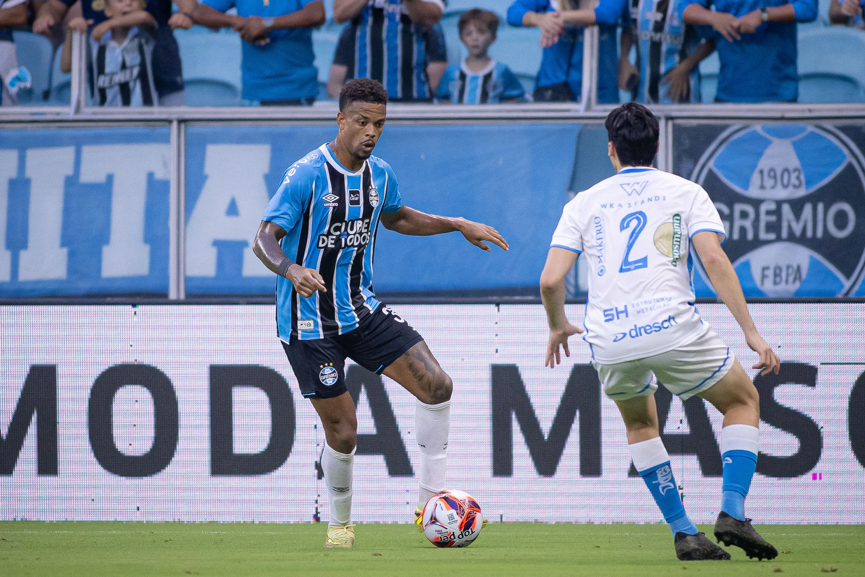 RS – PORTO ALEGRE – 07/02/2026 – GAUCHO 2026, GREMIO X NOVO HAMBURGO – Caio Paulista jogador do Gremio durante partida contra o Novo Hamburgo no estadio Arena do Gremio pelo campeonato Gaucho 2026. Foto: Maxi Franzoi/AGIF