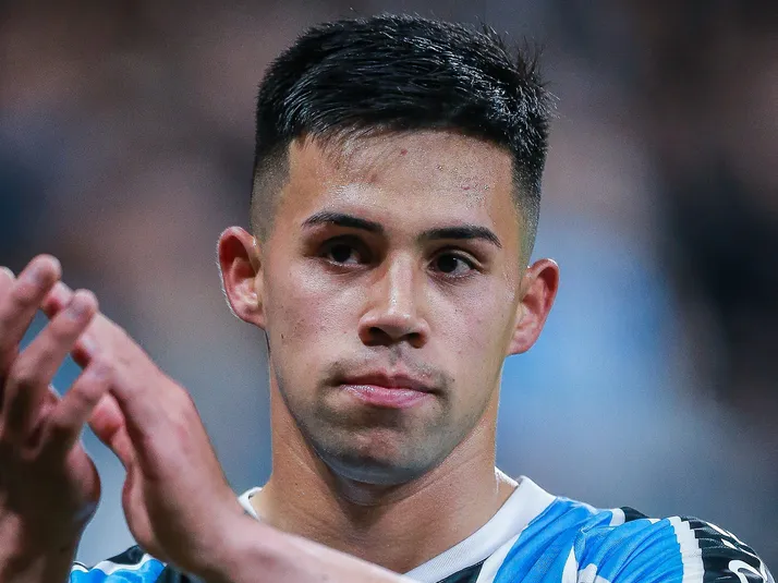 Aravena busca minutagem ao decidir por sair do Grêmio
