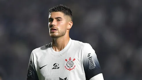 Pedro Raul jogador do Corinthians durante partida contra o Vasco no estádio São Januário pelo campeonato Brasileiro A 2024. Foto: Thiago Ribeiro/AGIF