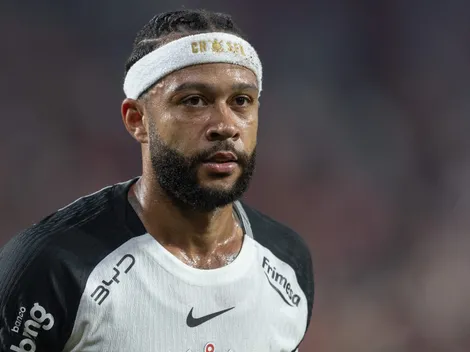 Memphis critica o sintético da Arena da Baixada: "Horrível"