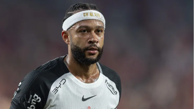 Memphis reclamou da Arena da Baixada após Athletico-PR x Corinthians
