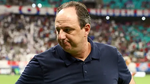 Rogério Ceni durante partida pelo Campeonato Baiano de 2026.