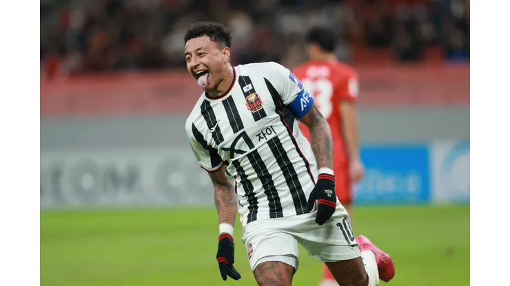 SHANGHAI, CHINA - NOVEMBER 25: Jesse Lingard #10 of FC Seoul celebrating his second goal and the team's third goal during the AFC Champions League Elite 2025-26 East Region Group Stage match between Shanghai Port and FC Seoul at Pudong Football Stadium on November 25, 2025 in Shanghai, China. (Photo by Lintao Zhang/Getty Images)