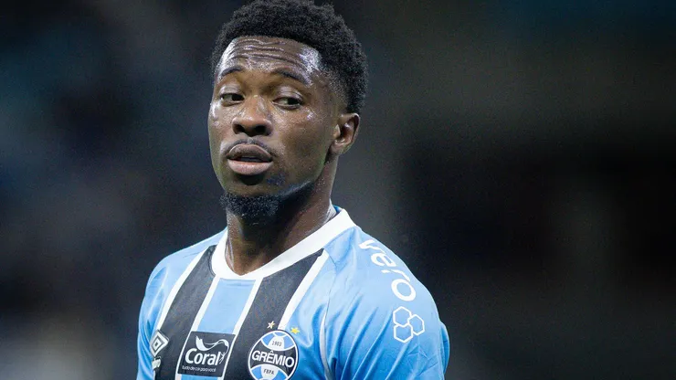 Francis Amuzu, atacante do Grêmio