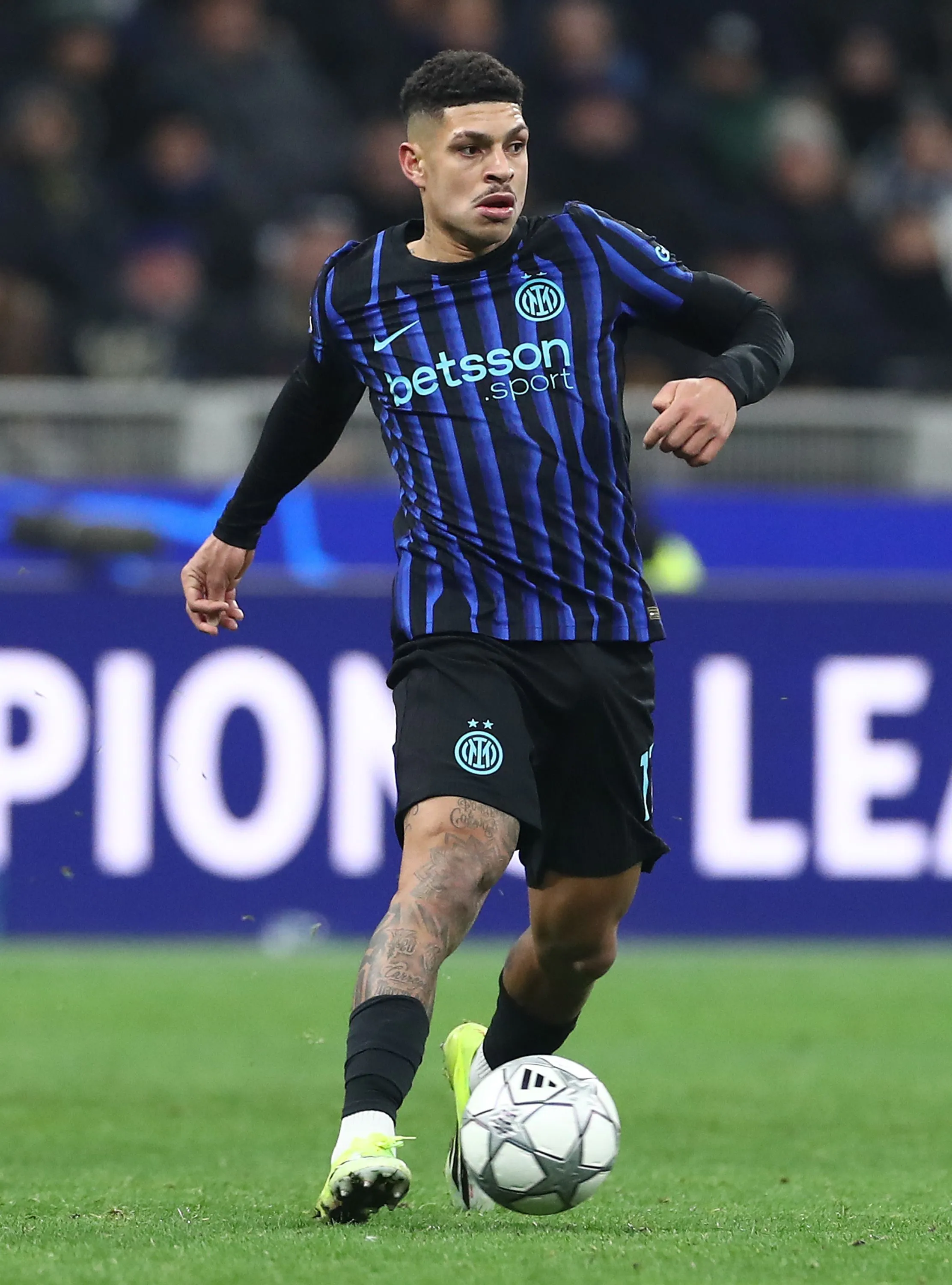 MILAN, ITALY – JANUARY 20: Luis Henrique of FC Internazionale in action  during the UEFA Champions League 2025/26 League Phase MD7 match between FC Internazionale Milano and Arsenal FC at Stadio San Siro on January 20, 2026 in Milan, Italy. (Photo by Marco Luzzani/Getty Images)