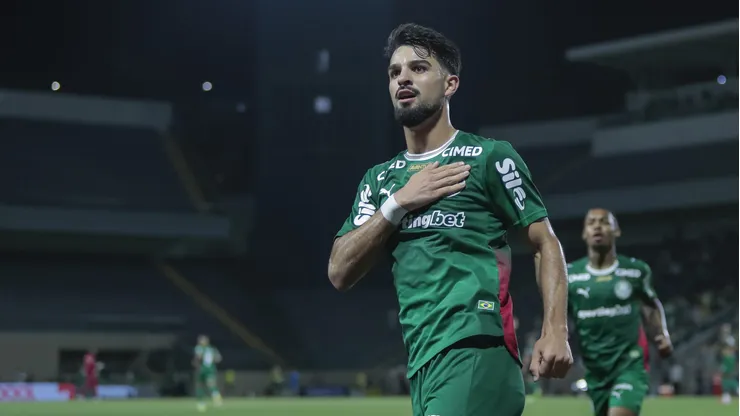 Flaco López desperta o interesse do Tottenham