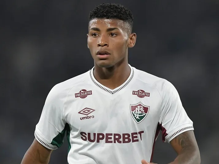 Hércules treina normalmente e pode reforçar Fluminense contra o Vasco