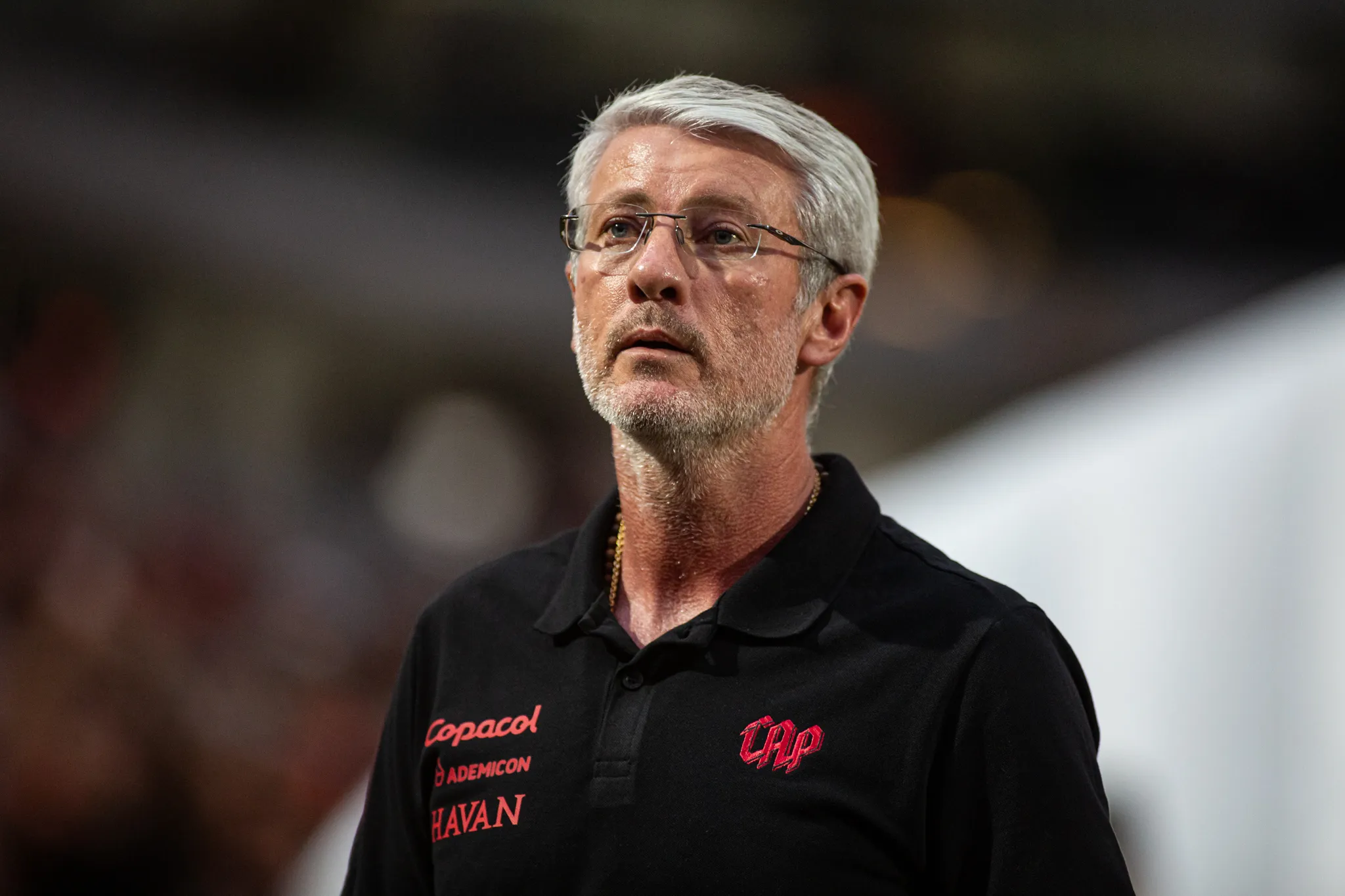 Odair Hellman tecnico do Athletico-PR durante partida contra o Santos no estadio Arena da Baixada pelo campeonato Brasileiro A 2026. Foto: Luis Garcia/AGIF