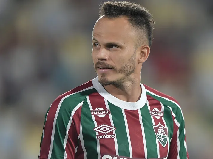 Renê comenta 'briga' por titularidade com Arana no Fluminense